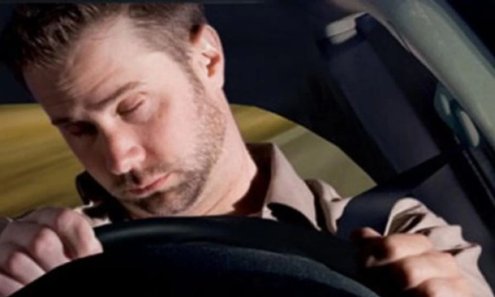 Ύπνος στο τιμόνι: Πώς να αποφύγετε την δολοφονική παγίδα